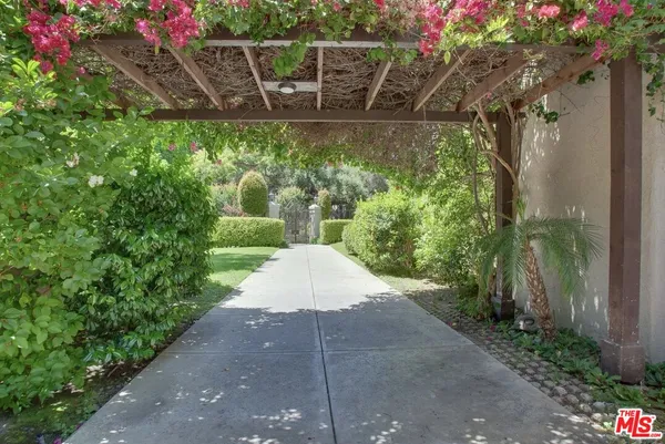 $3,570 | 950 North Kings Road, Unit 268, West Hollywood, CA 90069