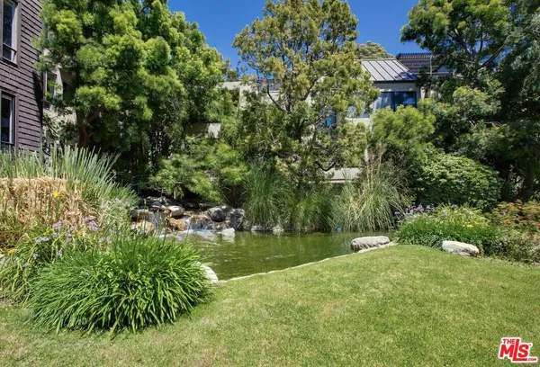 $3,570 | 950 North Kings Road, Unit 268, West Hollywood, CA 90069