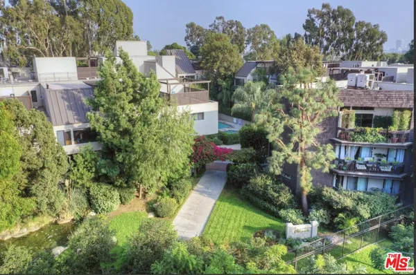 $3,570 | 950 North Kings Road, Unit 268, West Hollywood, CA 90069