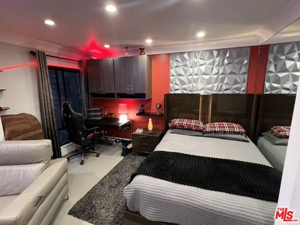 $3,570 | 950 North Kings Road, Unit 268, West Hollywood, CA 90069