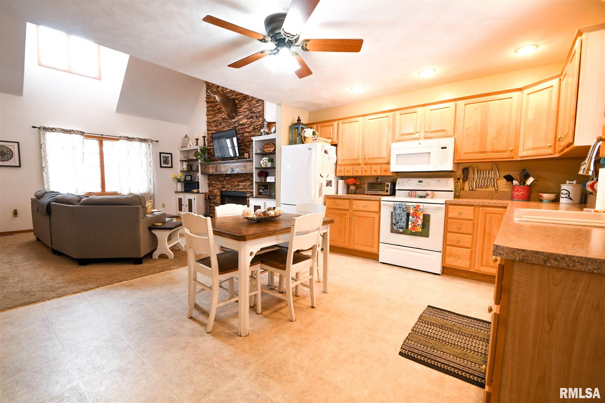 8825 South Powell Road Mapleton, IL 61547 - Photo 11 of 47