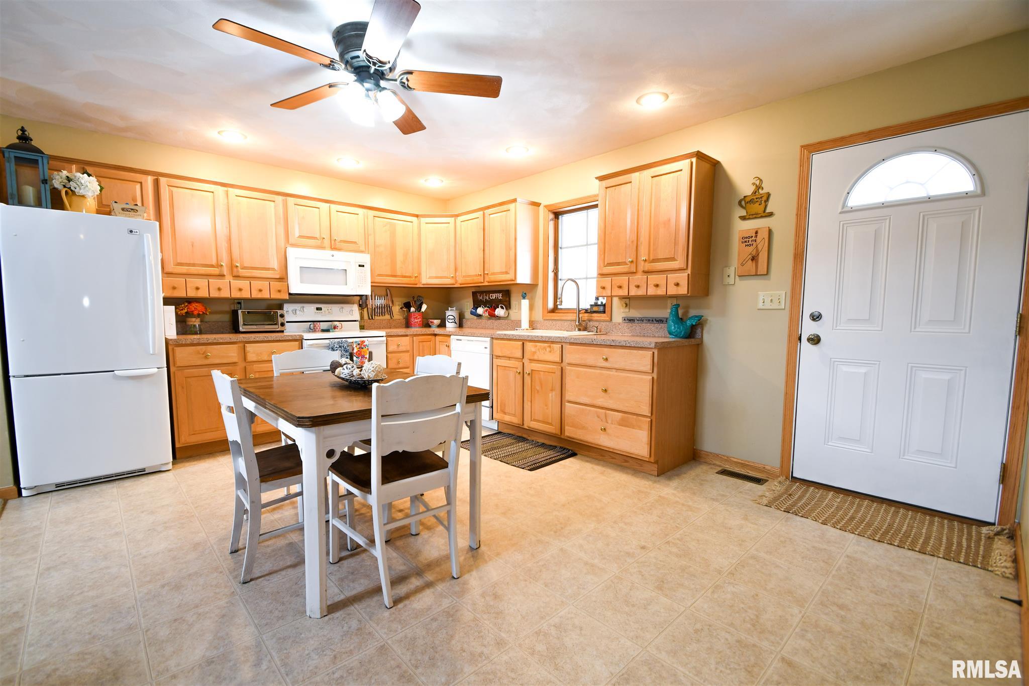 8825 South Powell Road Mapleton, IL 61547 - Photo 10 of 47