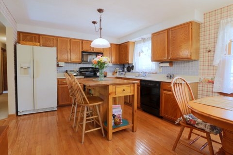 288 Dearborn Road Auburn, NH 03032 - Photo 4 of 36