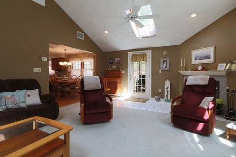 288 Dearborn Road Auburn, NH 03032 - Photo 10 of 36
