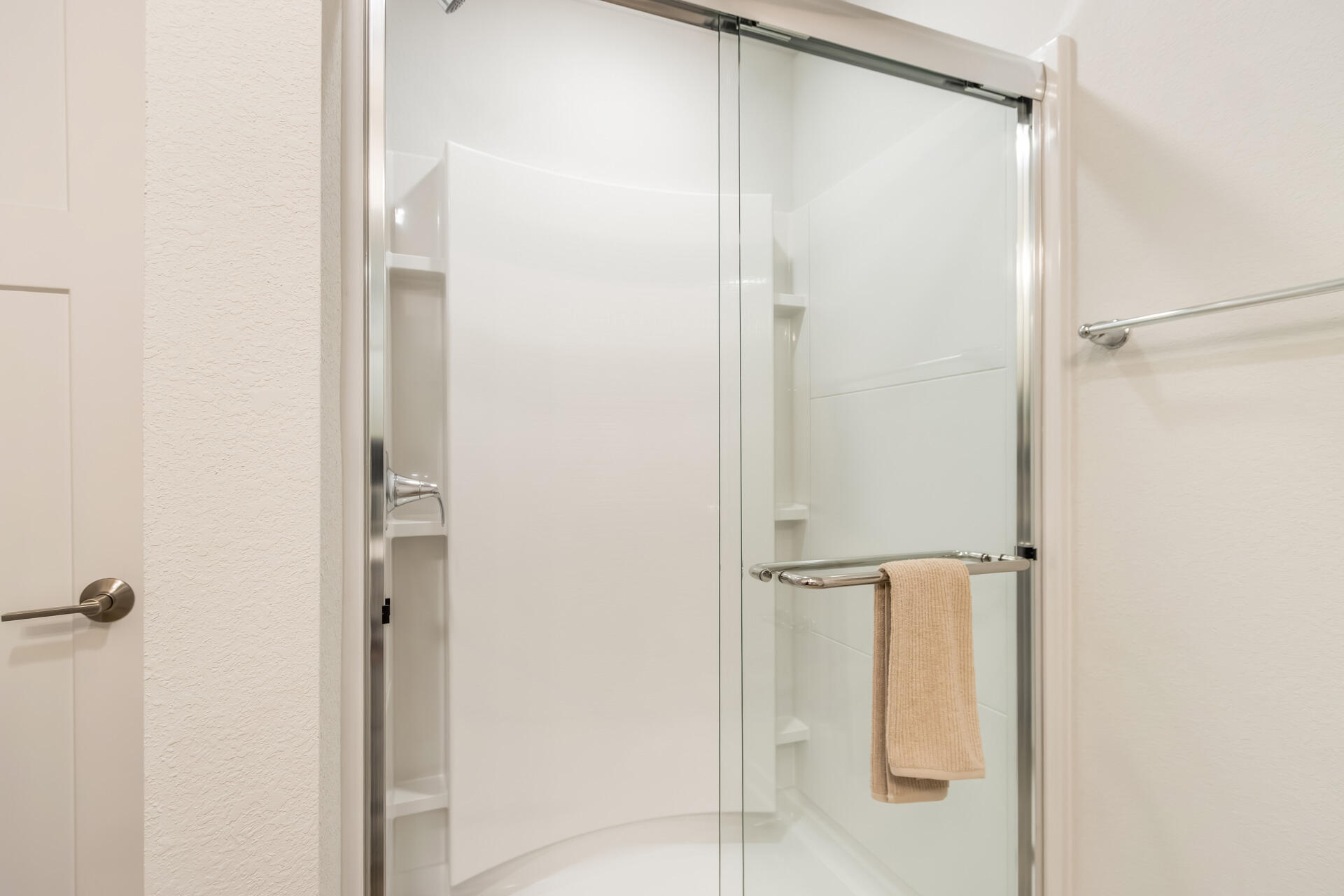 1633 Grey Fox Trail, Unit B Mukwonago, WI 53149 - Photo 18 of 20 Master Bath (2)