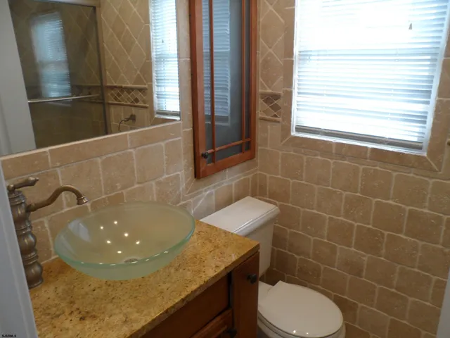 $16,500 | 11 South Jefferson Avenue, Unit BAY DISTRICT REAR HOUSE, Margate City, NJ 08402