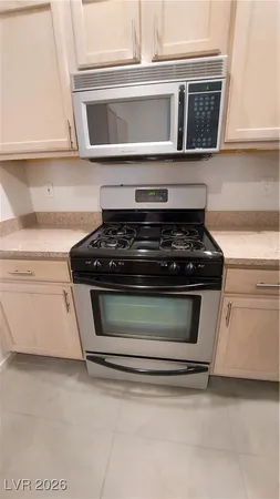 $1,795 | 1617 Cardinal Bluff Drive, Unit 204, Las Vegas, NV 89128