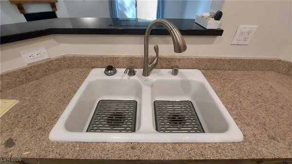 $1,795 | 1617 Cardinal Bluff Drive, Unit 204, Las Vegas, NV 89128