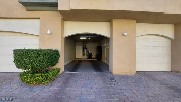 $1,795 | 1617 Cardinal Bluff Drive, Unit 204, Las Vegas, NV 89128