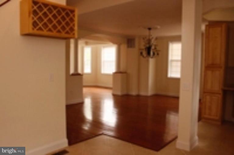 3900 West Cold Spring Lane Baltimore, MD 21215 - Photo 3 of 14 Dining Room