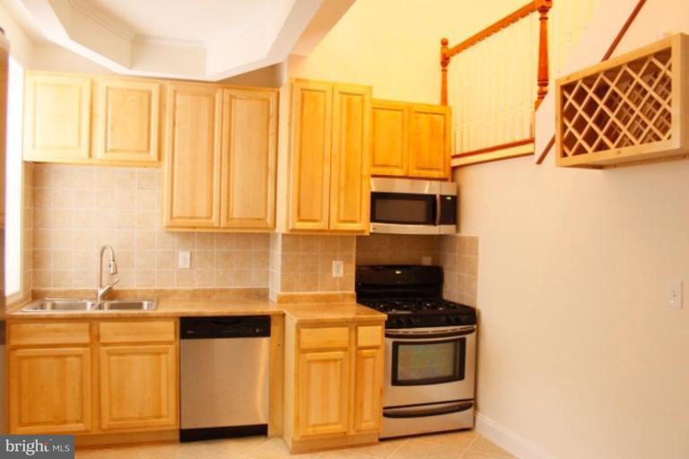 3900 West Cold Spring Lane Baltimore, MD 21215 - Photo 5 of 14 Kitchen