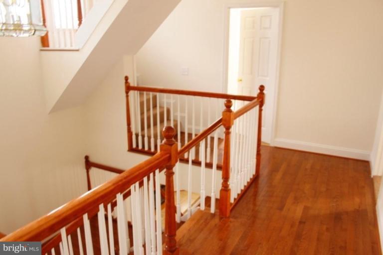 3900 West Cold Spring Lane Baltimore, MD 21215 - Photo 9 of 14 Hallway