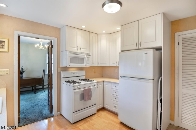 2075 Meadowview Road Scotch Plains, NJ 07076 - Photo 10 of 29 Gallery Image 10