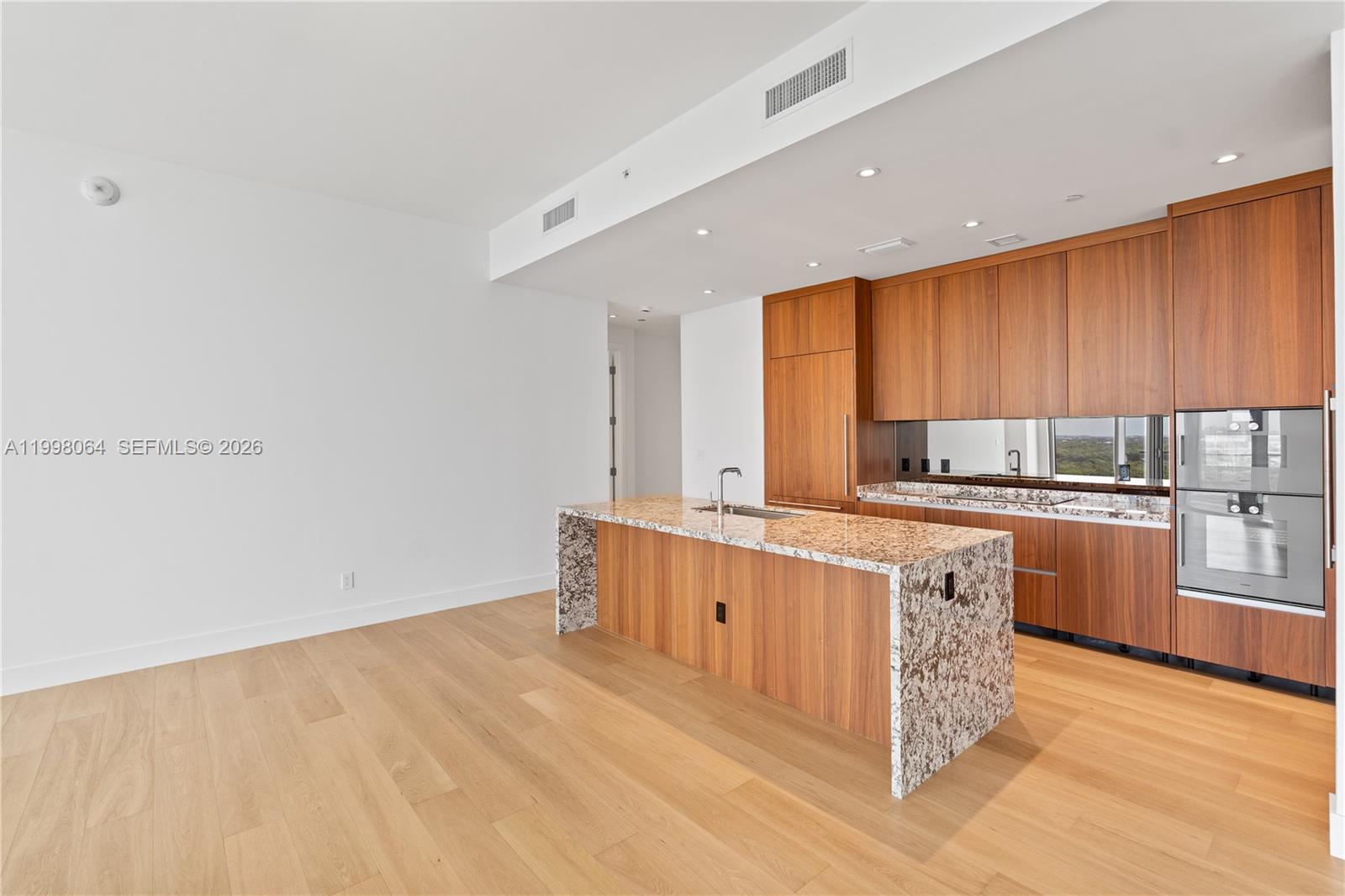 175 Southeast 25th Road, Unit 2003 Miami, FL 33129 - Photo 15 of 57