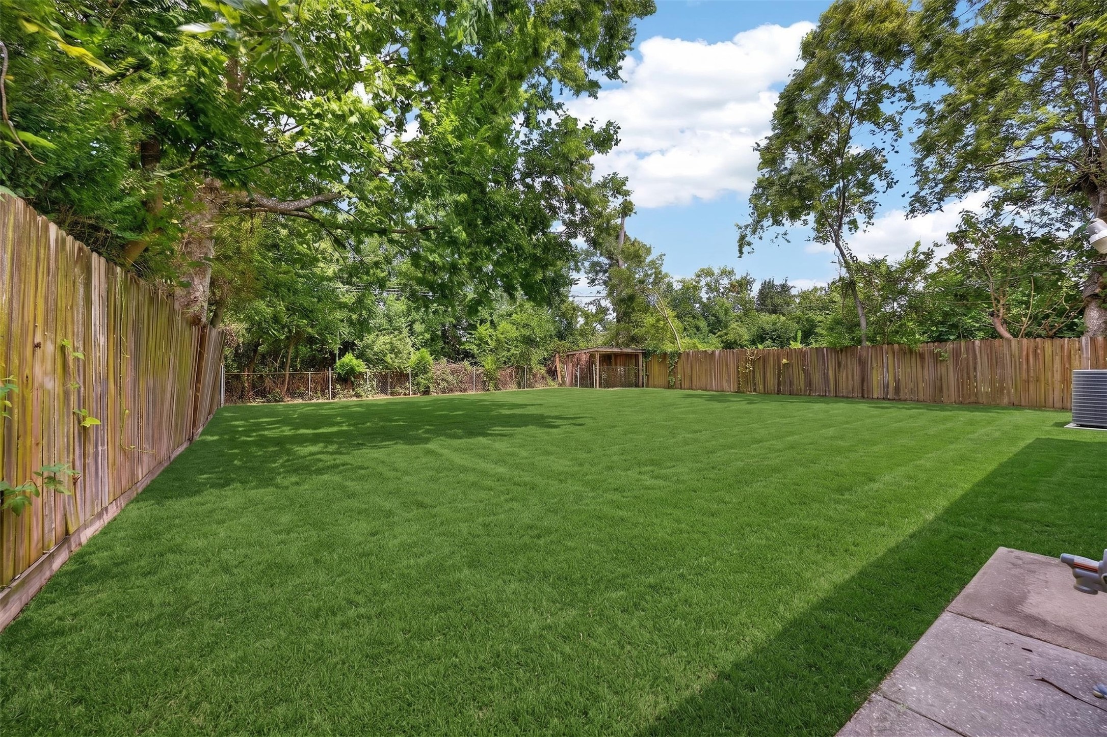 9211 Clearway Drive Houston, TX 77033 - Photo 30 of 34