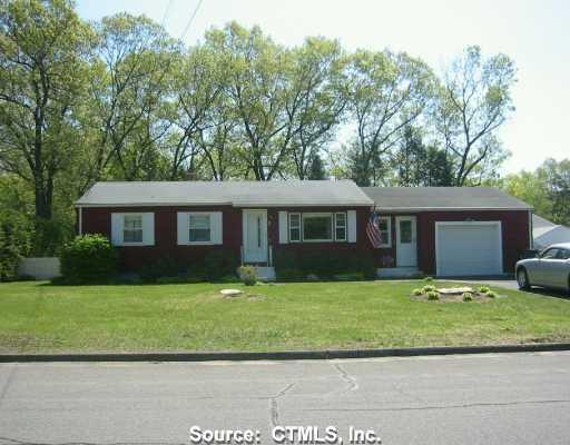 8 Mohawk Road Windsor Locks, CT 06096 - Photo 1 of 1 a front view of a house with a yard