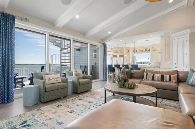 $8,899,000 | 110 10th Street South, Bradenton Beach, FL 34217