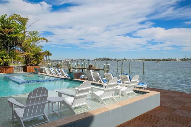 $8,899,000 | 110 10th Street South, Bradenton Beach, FL 34217