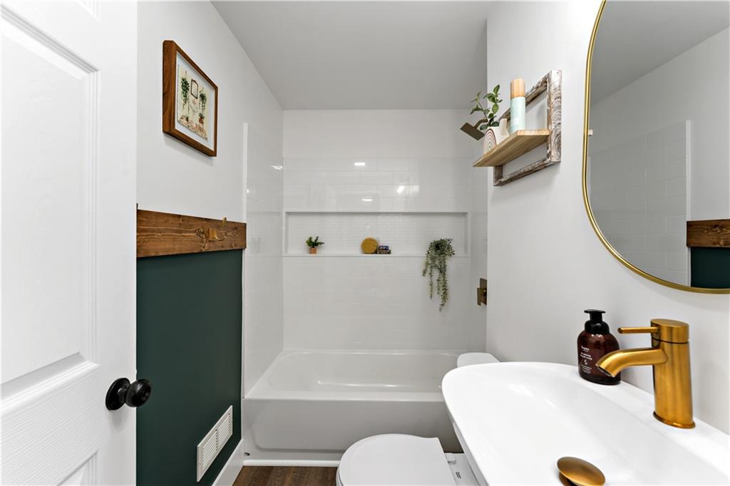 3276 McRoberts Road Pittsburgh, PA 15234 - Photo 19 of 30 Gallery Image 19