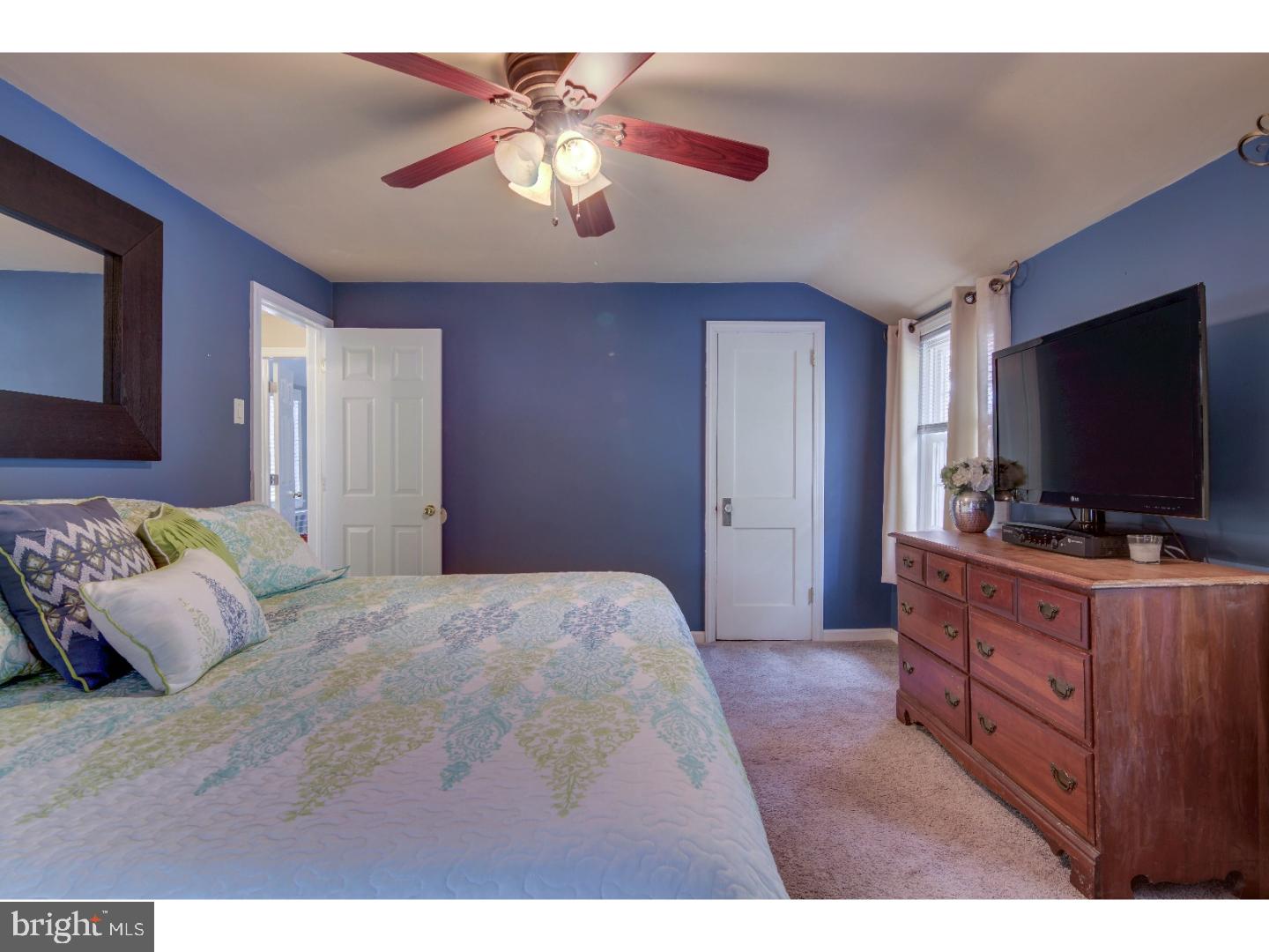 75 Lownes Lane Springfield, PA 19064 - Photo 17 of 25 Bedroom - Main