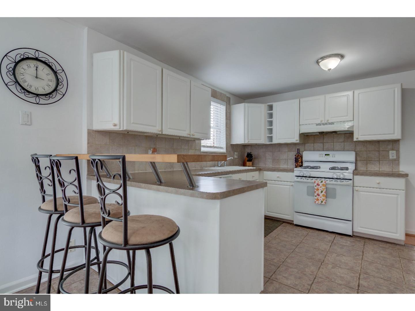 75 Lownes Lane Springfield, PA 19064 - Photo 9 of 25 Kitchen