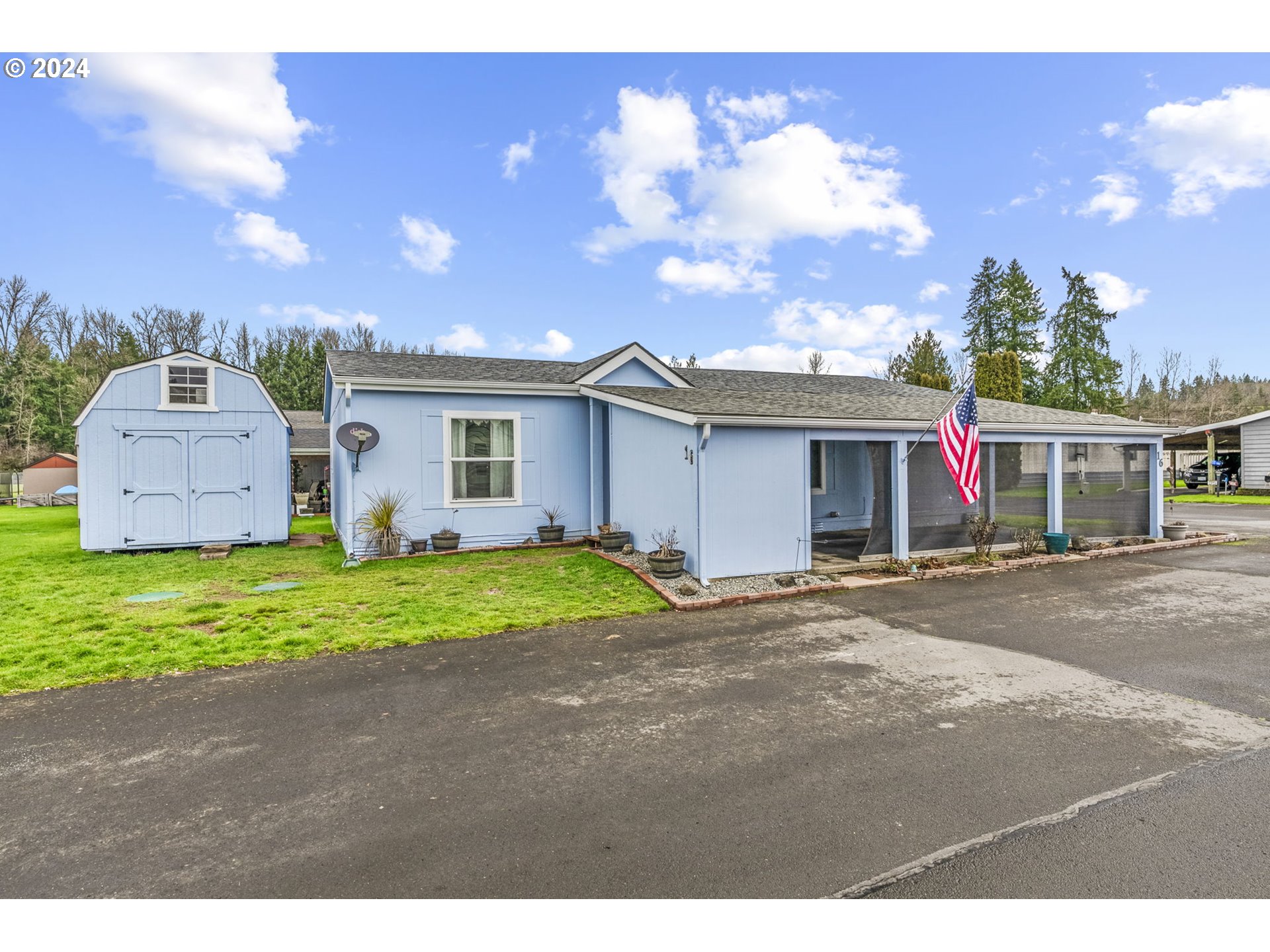 214 Chapman Road Castle Rock, WA 98611 - Photo 3 of 23 Gallery Image 3