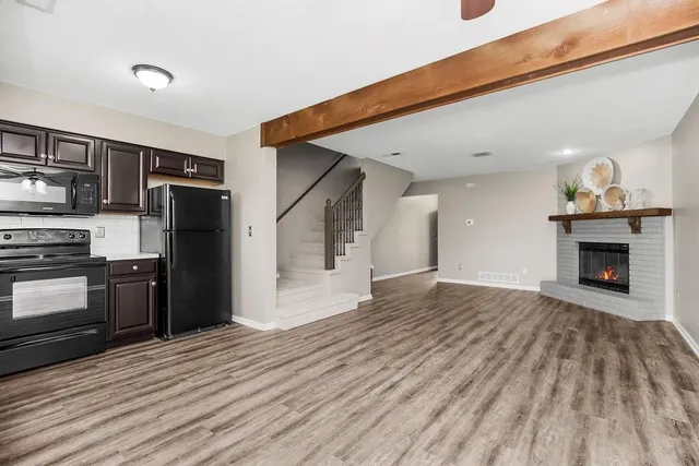 $195,000 | 228 Southwest Pinetree Lane, Lee's Summit, MO 64063