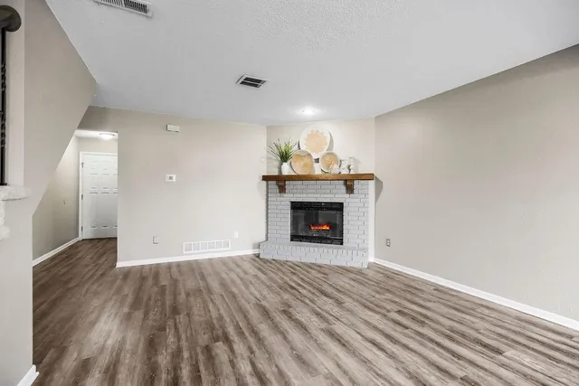 $195,000 | 228 Southwest Pinetree Lane, Lee's Summit, MO 64063