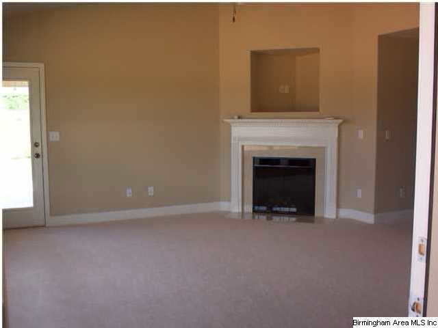 221 Crisfield Circle Alabaster, AL 35007 - Photo 3 of 12