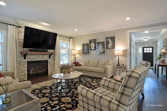 $995,000 | 1028 South 5th Street, St. Charles, IL 60174