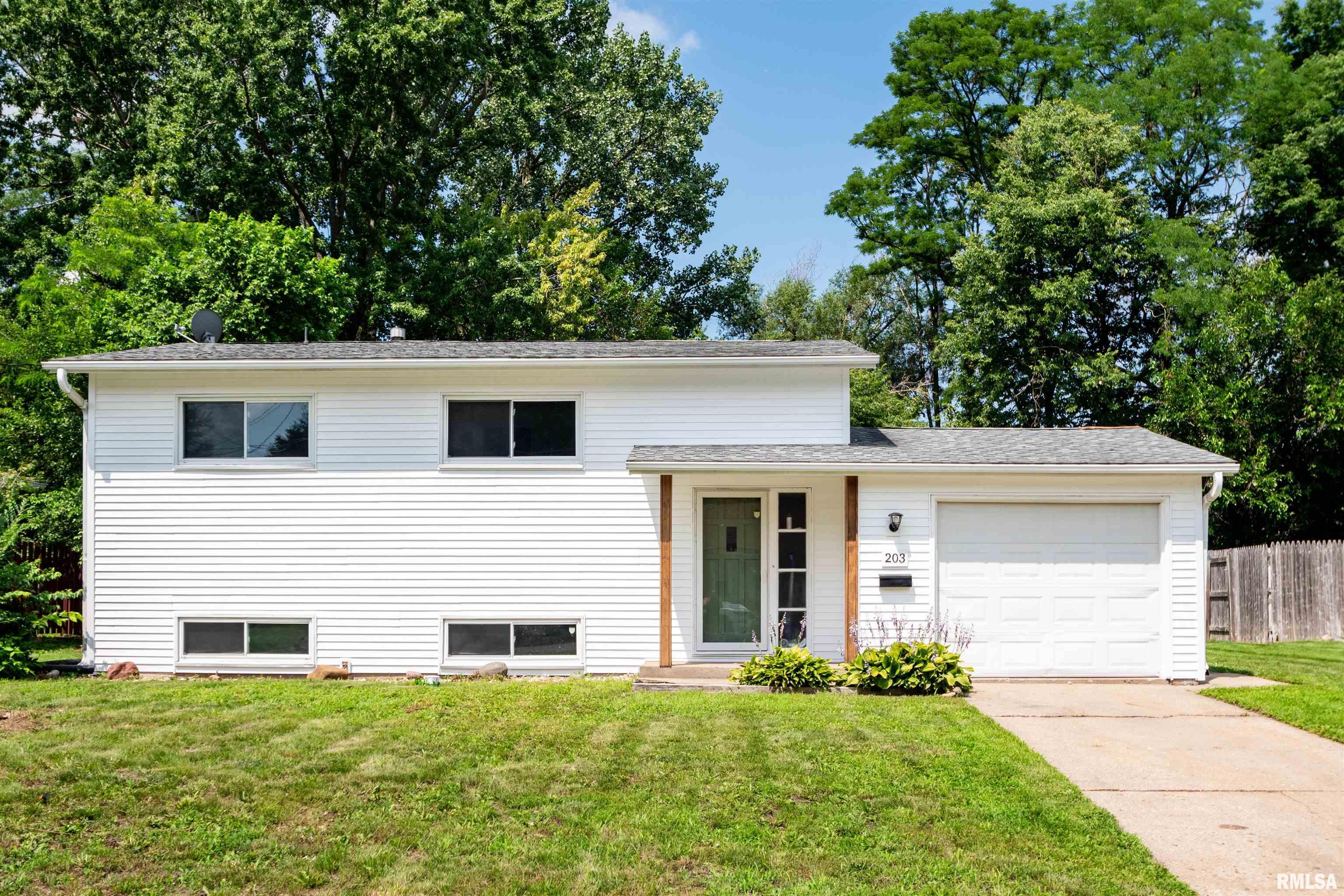 203 Arrow Street Pekin, IL 61554 - Photo 1 of 10