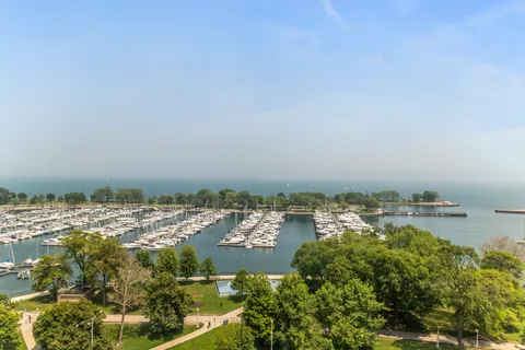 $385,000 | 3300 North Lake Shore Drive, Unit 8D, Chicago, IL 60657
