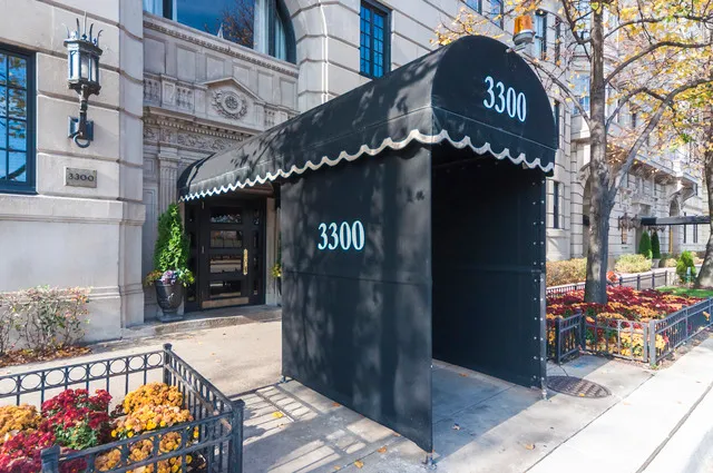 $385,000 | 3300 North Lake Shore Drive, Unit 8D, Chicago, IL 60657