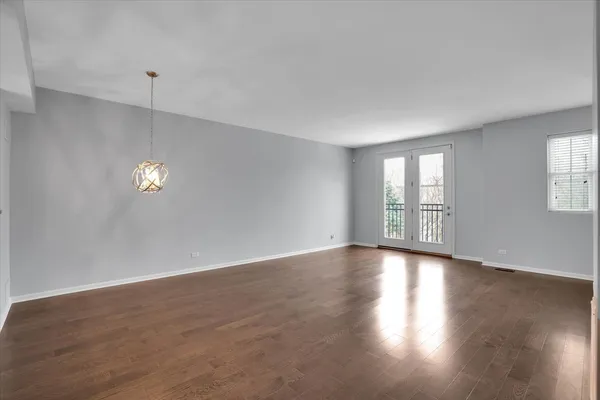 $405,000 | 222 West Hyde Street, Arlington Heights, IL 60005