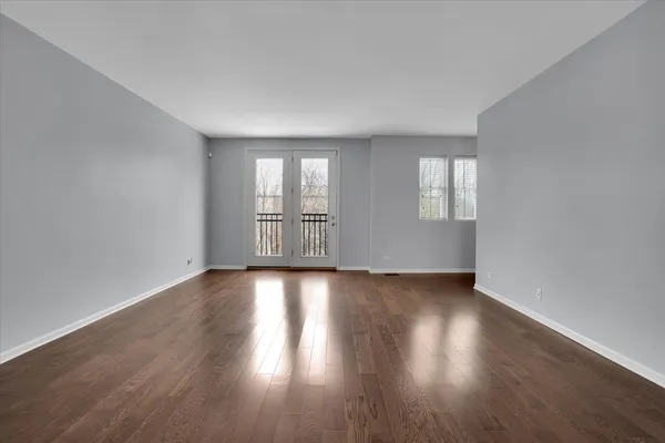 $405,000 | 222 West Hyde Street, Arlington Heights, IL 60005