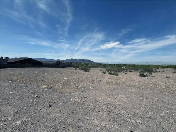 $300,000 | Racetrack And Venice, Henderson, NV 89015