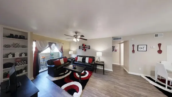 $1,314 | 515 South Bender Avenue, Unit 209, Humble, TX 77338