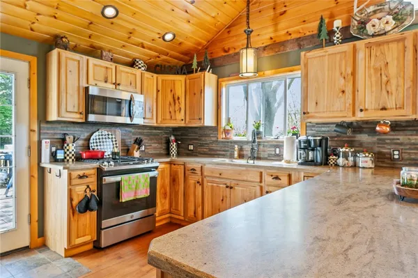 $379,900 | 637 Hahnel Road, Varick, NY 14541