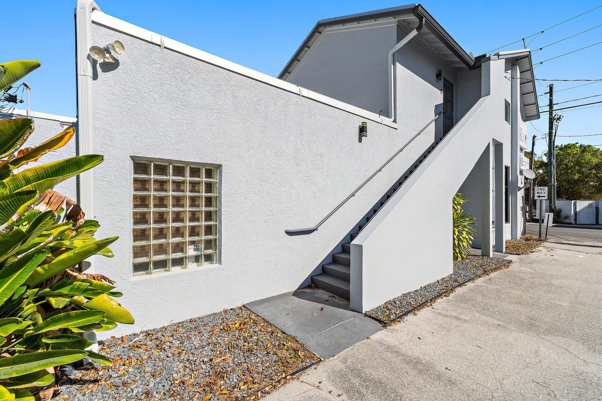 310 Southeast Denver Avenue, Unit 2 Stuart, FL 34994 - Photo 13 of 51 037-310SEDenverAve-2-Stuart-SMALL