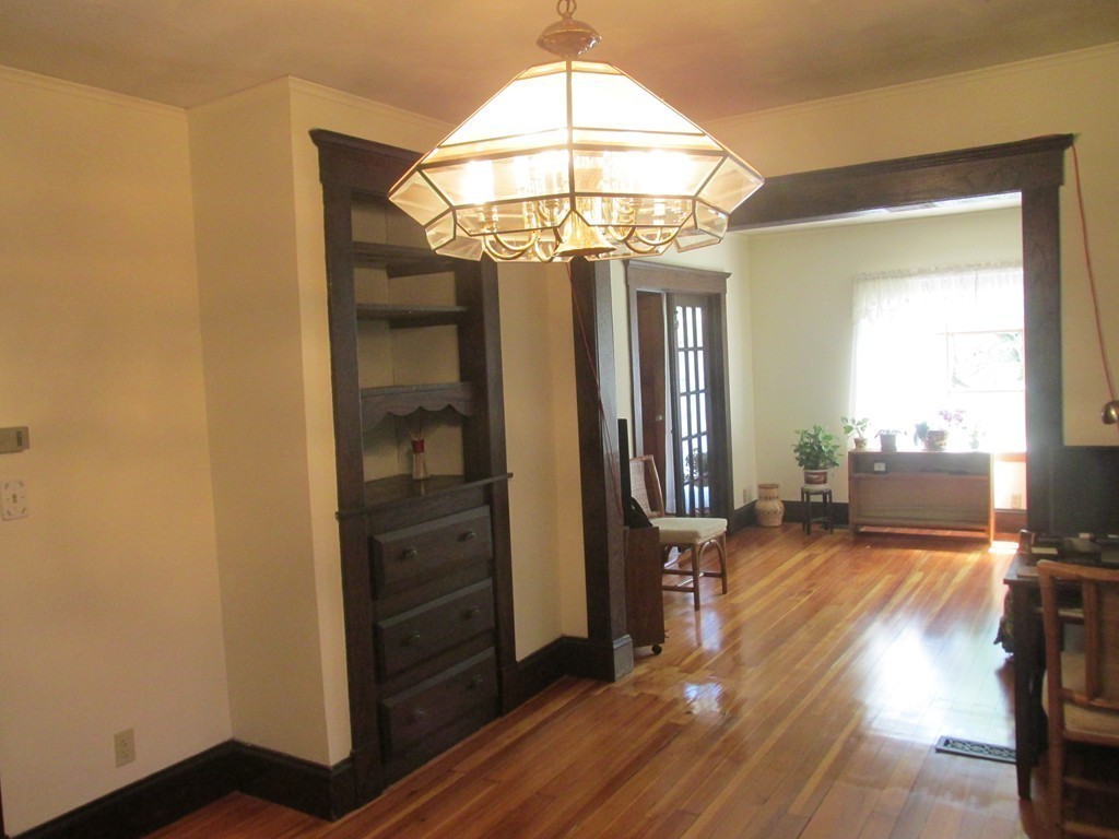 30 Silver Street West Springfield, MA 01089 - Photo 4 of 20 Gallery Image 4