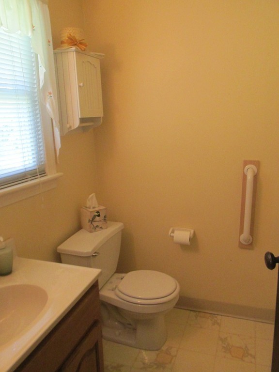 30 Silver Street West Springfield, MA 01089 - Photo 6 of 20 Gallery Image 6