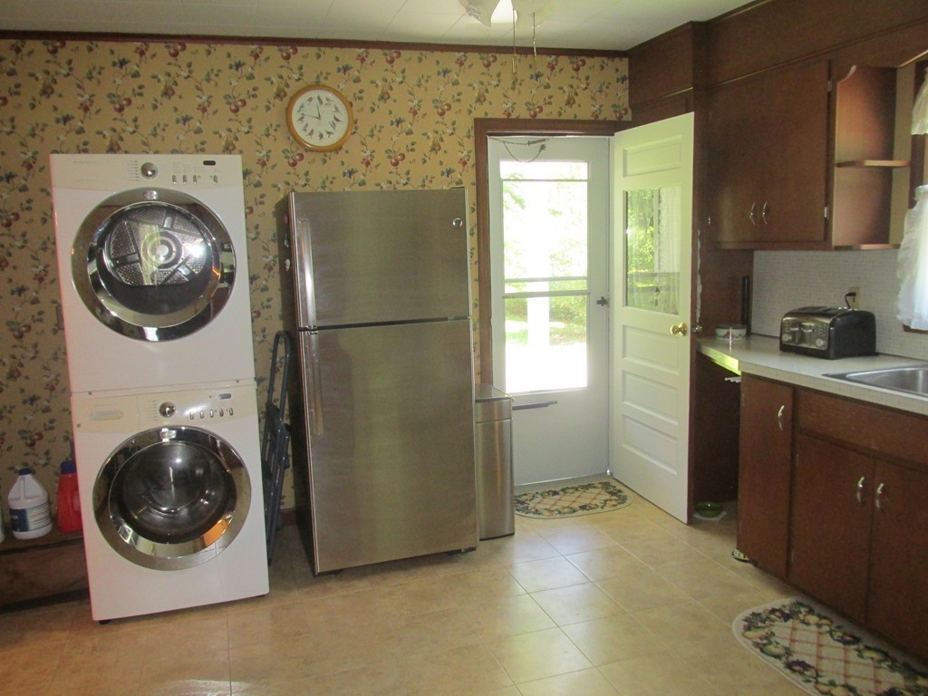 30 Silver Street West Springfield, MA 01089 - Photo 9 of 20 Gallery Image 9