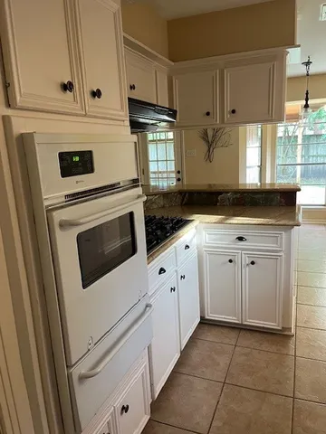 $2,100 | 13815 Ivymount Drive, Sugar Land, TX 77498