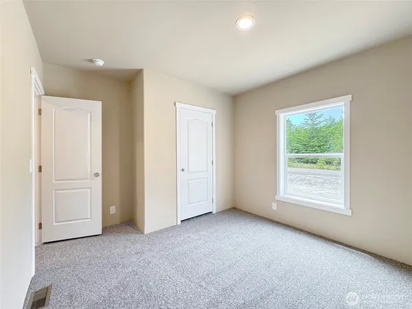 $400,000 | 31 Butterfly Lane, Pacific Beach, WA 98571