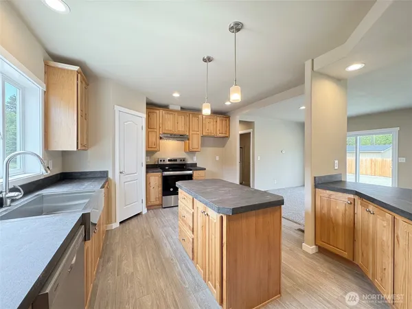 $400,000 | 31 Butterfly Lane, Pacific Beach, WA 98571