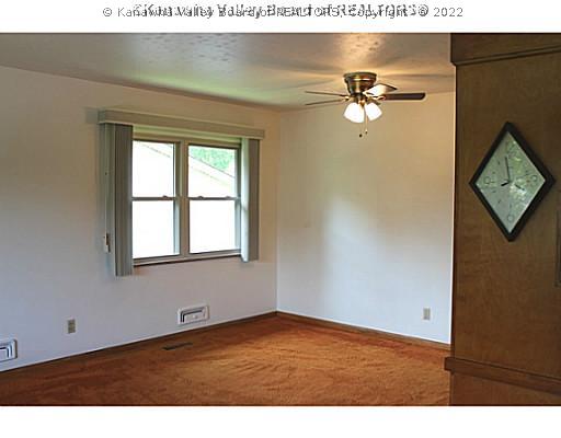 837 Lower Chester Road Charleston, WV 25302 - Photo 3 of 15 Living Room.