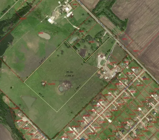 a view of a tennis court