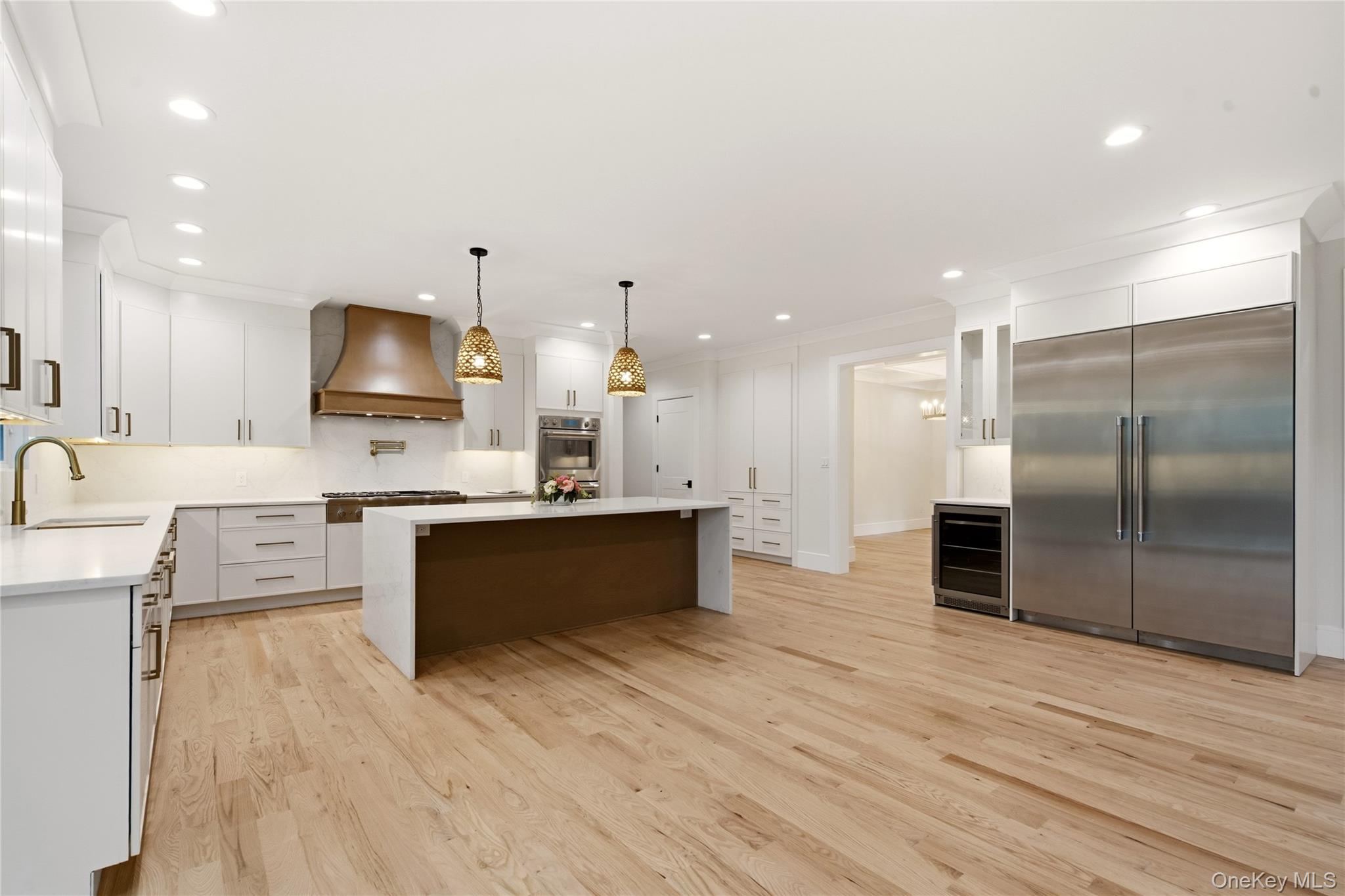 654 Caledonia Road Dix Hills, NY 11746 - Photo 13 of 34 Gallery Image 13
