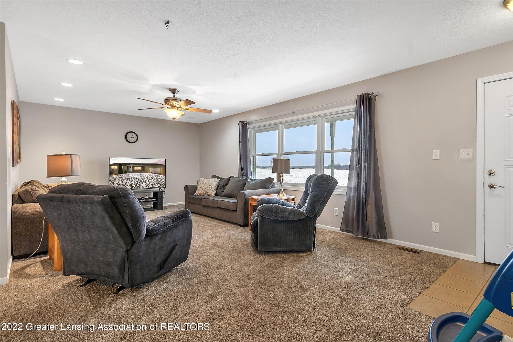 3195 Tomlinson Road Mason, MI 48854 - Photo 8 of 43 Living Room