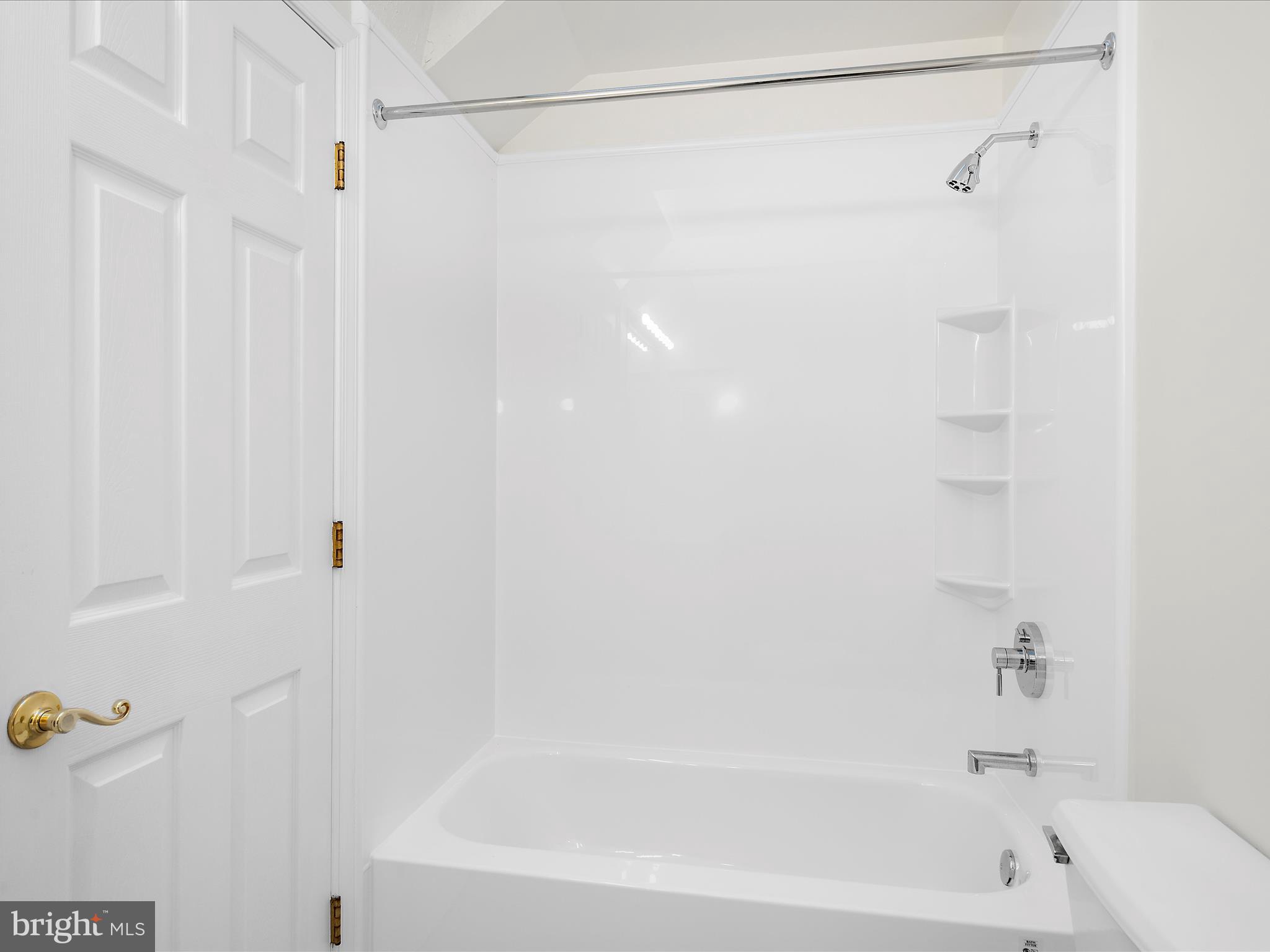 599 Oakland Hills Drive, Unit 3A Arnold, MD 21012 - Photo 23 of 31 a bathroom with a shower and a bath tub